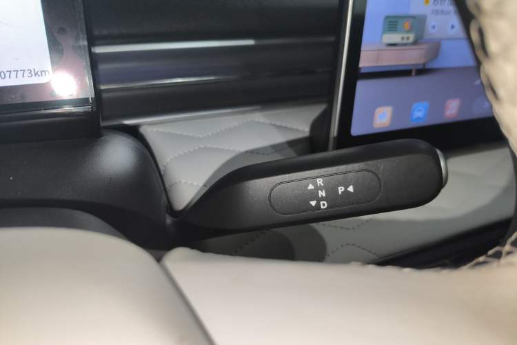 Used Dongfeng NAMMI 01 2024 New Edition 430 Plus Smart+ Gear Lever