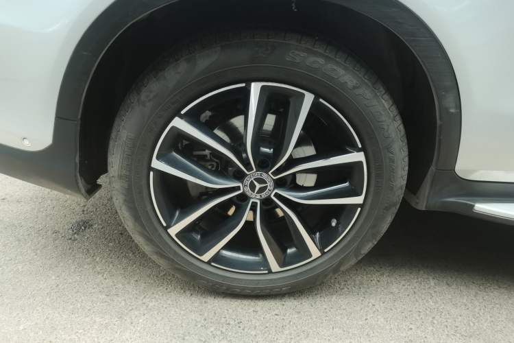 Used Mercedes-Benz GLC 2020 Facelift GLC 300 L 4MATIC Dynamic Edition