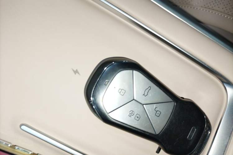 Used XPeng G9 2025 625 Long-Range Max
