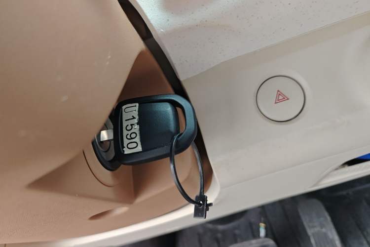 Used Wuling Hongguang MINIEV 2024 3rd Generation 215km Youth Edition Vehicle Key