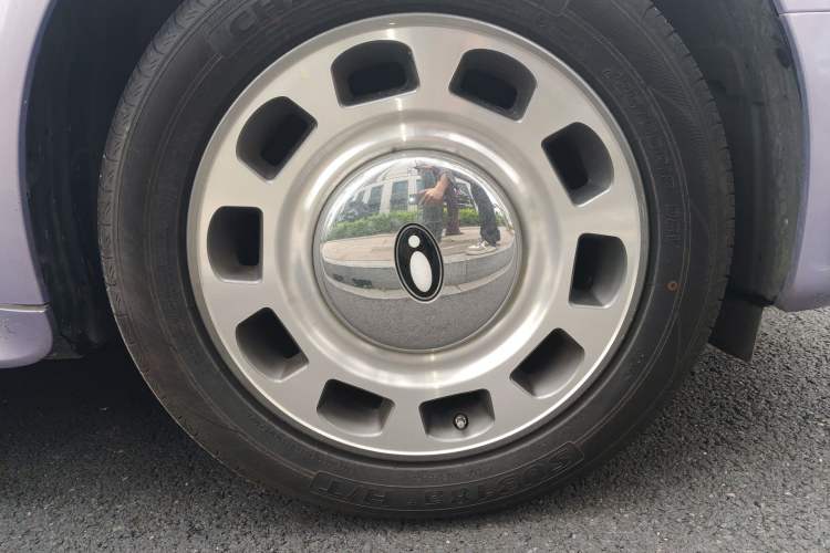 Used ORA Ballet Cat 2022 401 km Nutcracker Edition Right Front Wheel Hub