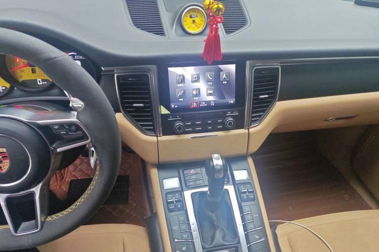 Used Porsche Macan 2016 Macan 2.0T Audio And AC Panel