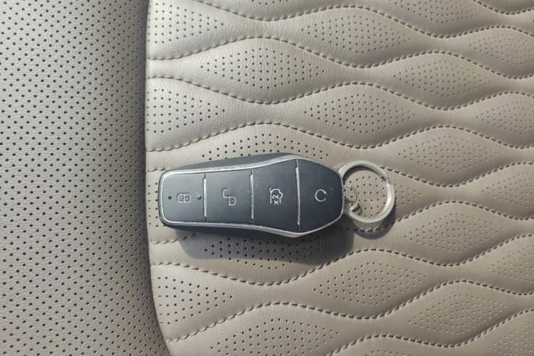 Used BYD Han 2024 EV Glory Edition 506KM Front-Wheel-Drive Premium Model Vehicle Key