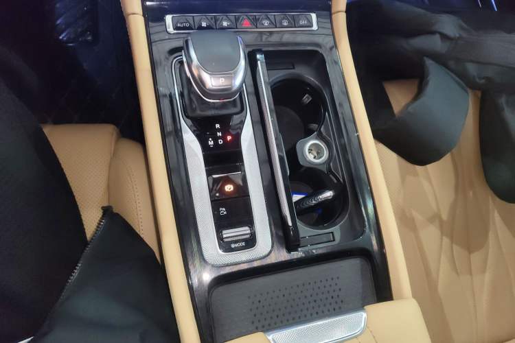 Used Hongqi H5 2023 2.0T Automatic Smart Connect Flagship Edition
