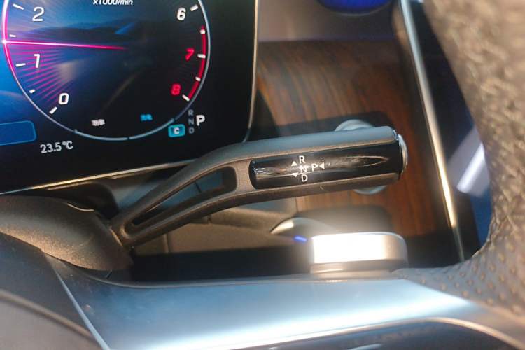 Used Mercedes-Benz GLC 2025 Refreshed GLC 300 L 4MATIC Dynamic Version 5 Seats
