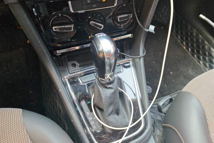 Used Volkswagen C-TREK 2017 230TSI DSG Comfort Version
