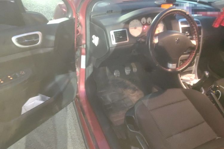 Used Peugeot 307 2012 Hatchback 1.6L Manual Comfort Edition Driver Seat