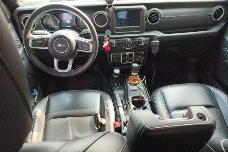 Used Jeep Wrangler 2018 2.0T Sahara Four-Door Edition Center Console