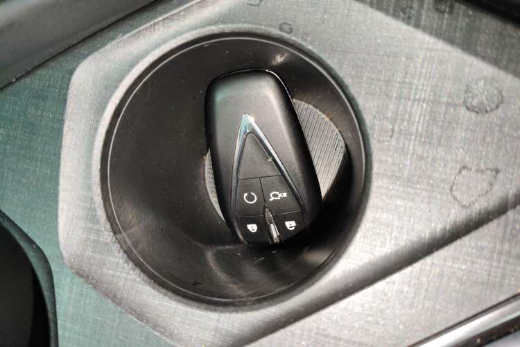 Used CHANGAN UNI-V 2024 1.5T Prestige Edition Vehicle Key