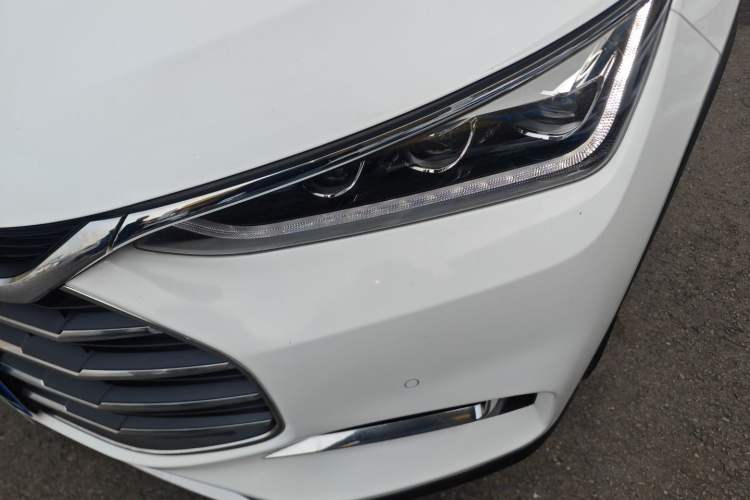 Used BYD Tang 2018 2.0T Automatic SmartConnect Prestige 7-Seater China V Standard