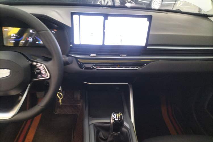 Used Geely Auto Emgrand 2026 Model 4th Generation 4 Millionth Anniversary Edition 1.5L Manual Overdrive Edition Audio And AC Panel