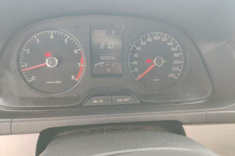 Used Volkswagen Lavida 2013 Revised Classic 1.6L Automatic Fashion Edition