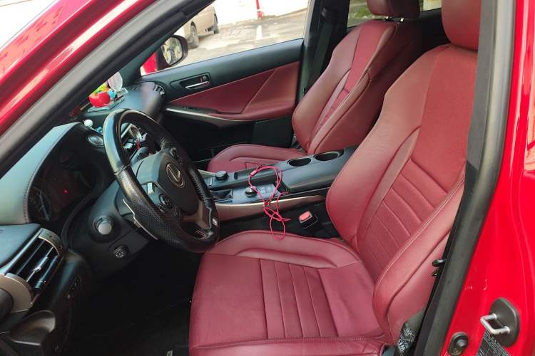 Used Lexus IS 2015 200t F SPORT
