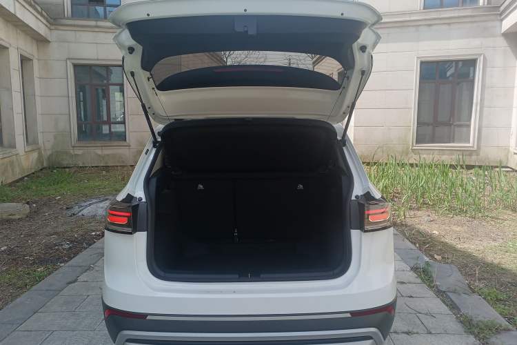 Used Volkswagen Tharu 2025 New Sharp 1.5L Sharp Edition Trunk