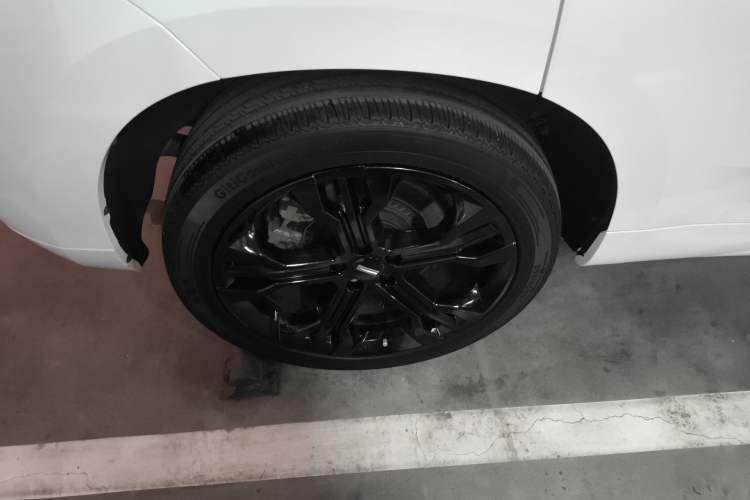 Used Wey VV7 2017 2.0T Flagship Model Right Rear Wheel Hub