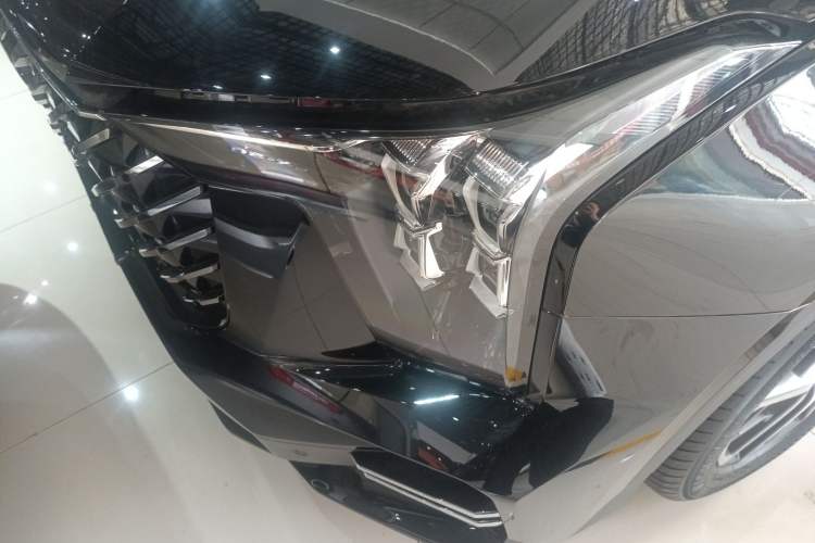 Used GAC Trumpchi GS8 2024 Linghang Series 2.0 TGDI Two-Wheel Drive Luxury Smart Connectivity Version Left Front Headlight