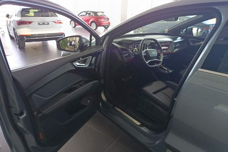 Used Audi Q4 e-tron 2024 40 e-tron Boundary Edition Driver Seat