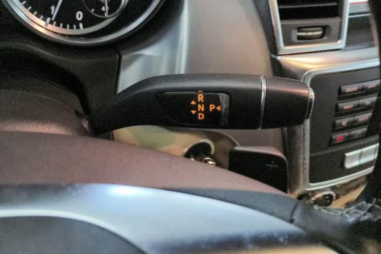 Used Mercedes-Benz M-Class 2014 ML 320 4MATIC
