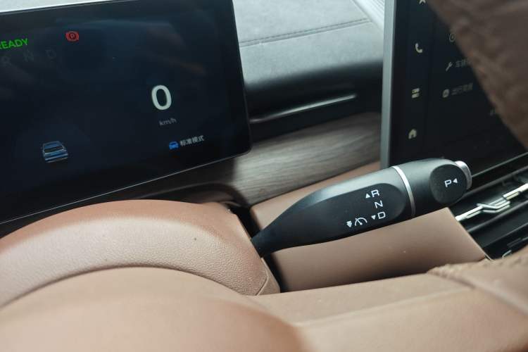 Used Wuling Xingguang S 2024 510km Flagship Edition Gear Lever