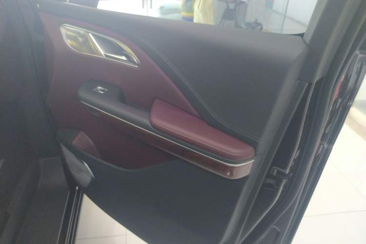 Used Hongqi HQ9 2023 2.0T Smart Connect Flagship Edition