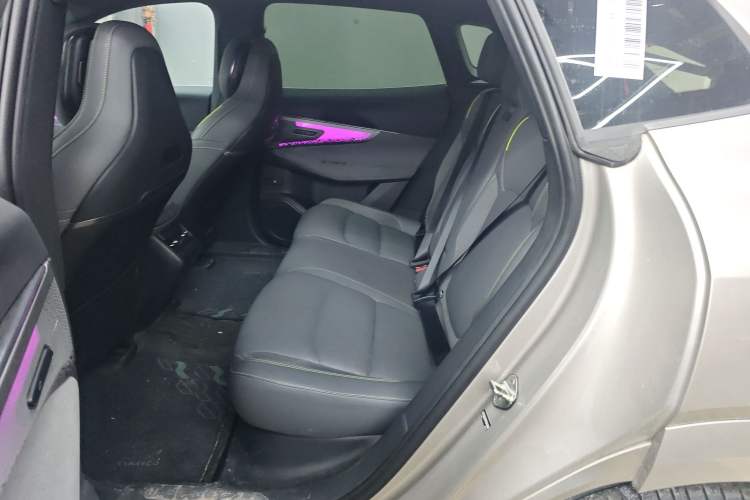 Used Lynk & Co 08 EM-P 2023 120km Long-Range Halo
