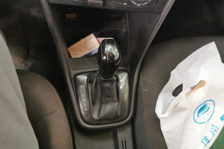 Used Volkswagen Santana 2013 1.6L Automatic Fashion Edition Gear Lever