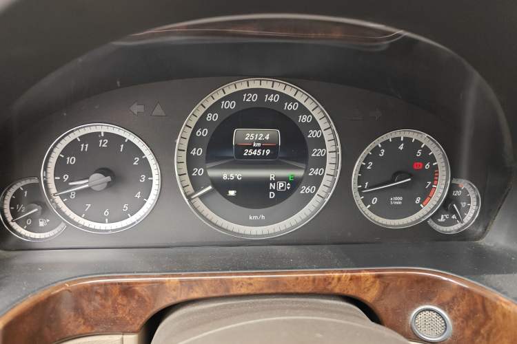 Used Mercedes-Benz E-Class 2013 E 260 L CGI Elegant Model
