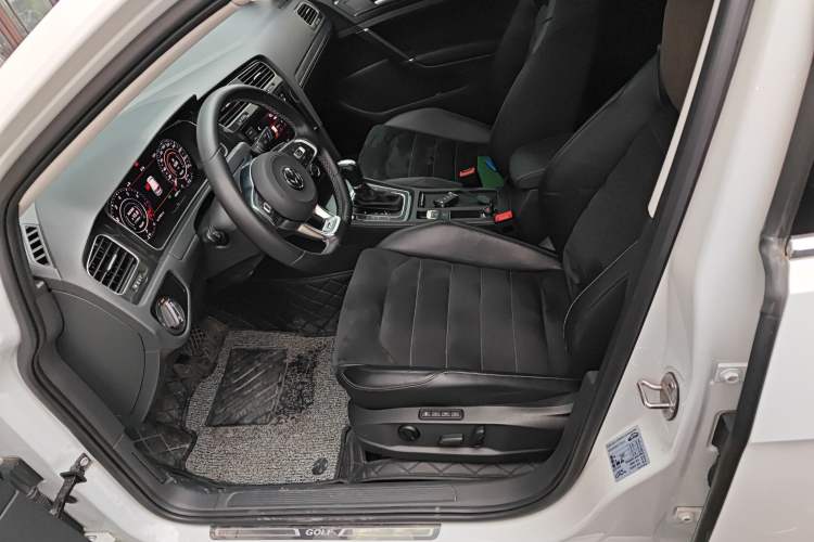 Used Volkswagen Golf 2019 280TSI DSG Luxury Version China VI Standard
