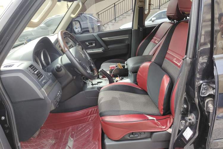 Used Mitsubishi Pajero 2016 3.0L Automatic Prestige Version China IV Standard