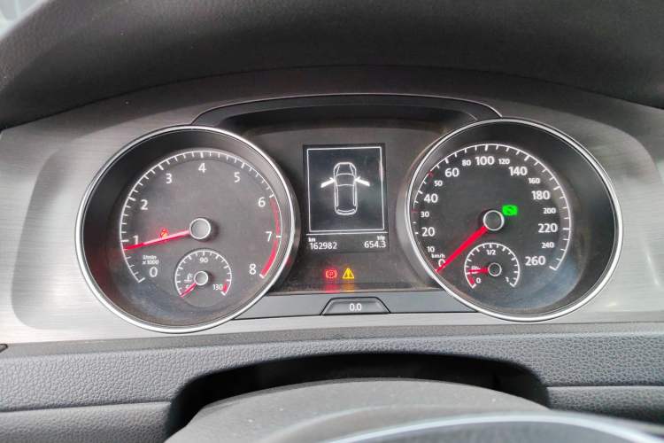 Used Volkswagen Golf 2014 1.4TSI Automatic Luxury Model Instrument Cluster