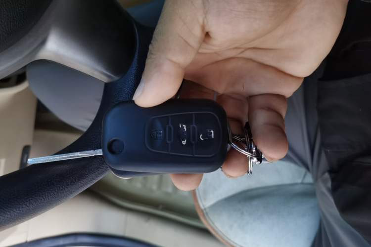 Used Roewe 350 2015 1.5L Manual Luxury Sunroof Edition Vehicle Key