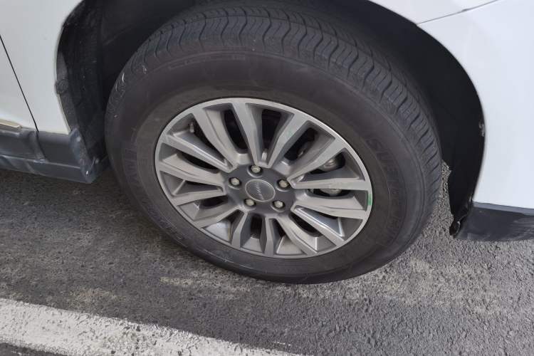 Used Haval H6 2017 Blue Label Sport Edition 1.5T Automatic Two-Wheel Drive Luxury Model Right Front Wheel Hub