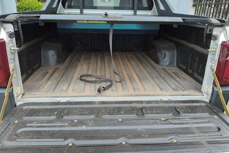 Used JMC Yuhu 9 2019 2.0T Manual Gasoline Two-Wheel Drive Comfort Edition