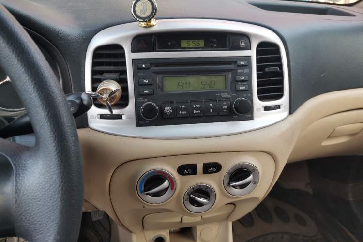 Used Hyundai Accent 2011 1.4 Manual Comfort Version