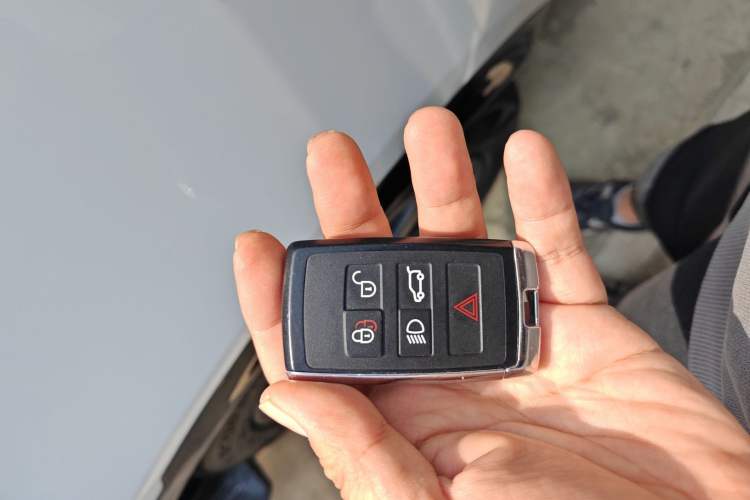 Used Land Rover Discovery 2021 360 PS R-Dynamic S