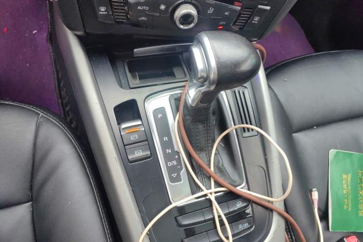 Used Audi Q5 2013 40 TFSI Ambition Gear Lever