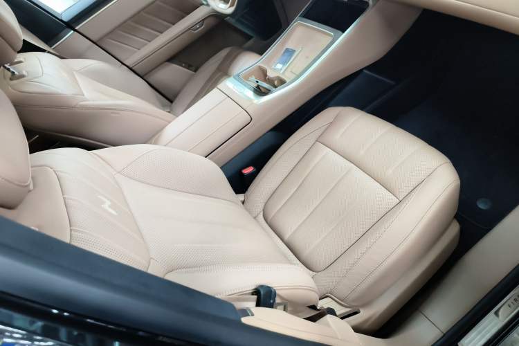 Used ONVO Luxeed L90 2025 Model—Max Six-Seater Version
