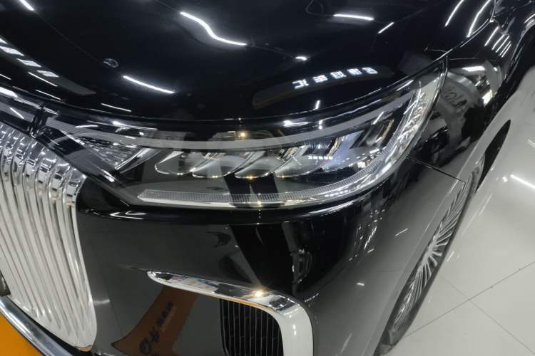 Used VOYAH Dream 2025 PHEV Four-Wheel-Drive Flagship Kunpeng Edition
