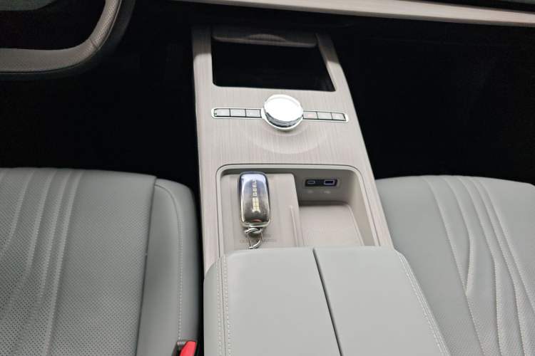 Used Geely Galaxy E8 2024 550 km Range Rear-Drive MAX