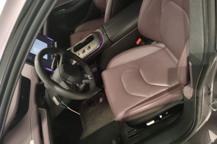 Used Xiaomi Auto SU7 2024 Rear-Drive Long-Range Intelligent Driving Version Left Front Seat