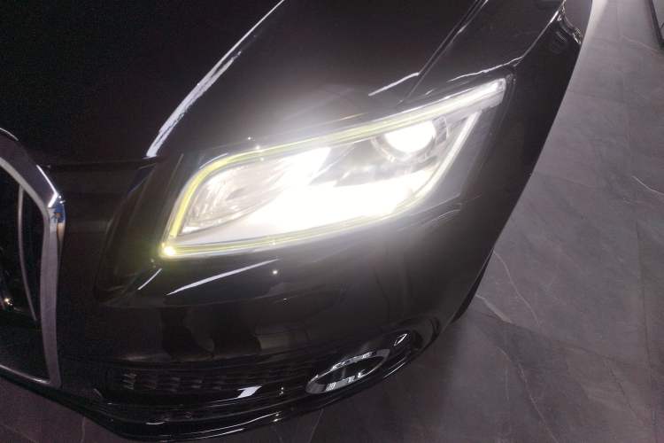 Used Audi Q5 2017 Plus 40 TFSI Ambition Model
