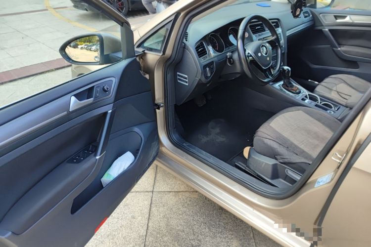 Used Volkswagen Golf 2015 1.6L Automatic Comfort Model
