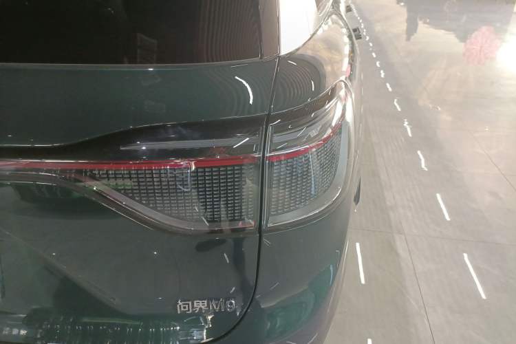 Used Hima AITO M9 2025 Extended-Range Ultra Version 52 kWh 6-Seater