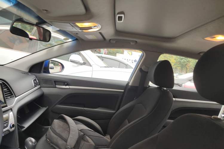 Used Hyundai Elantra (6th Generation / Lingdong) 2016 1.6L Manual ZhiXuan · Dynamic Model Headliner