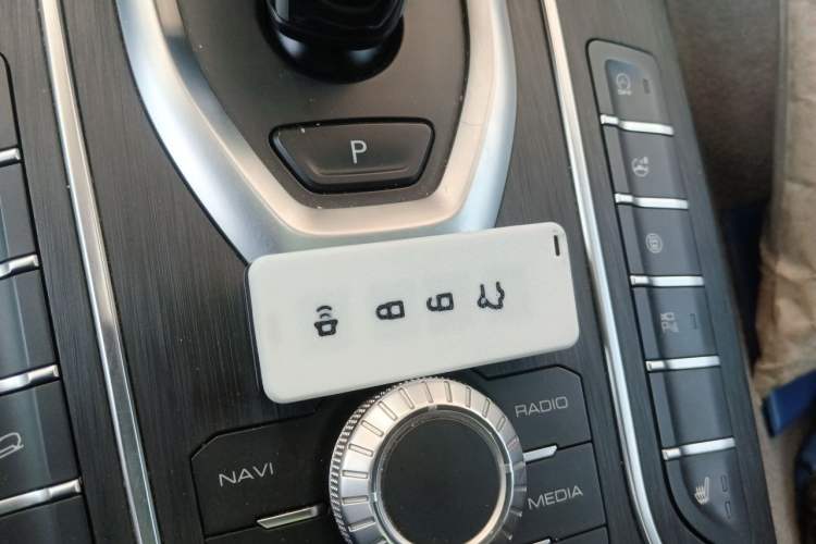 Used Wey VV6 2020 2.0T Two-Wheel Drive Smart Protection+