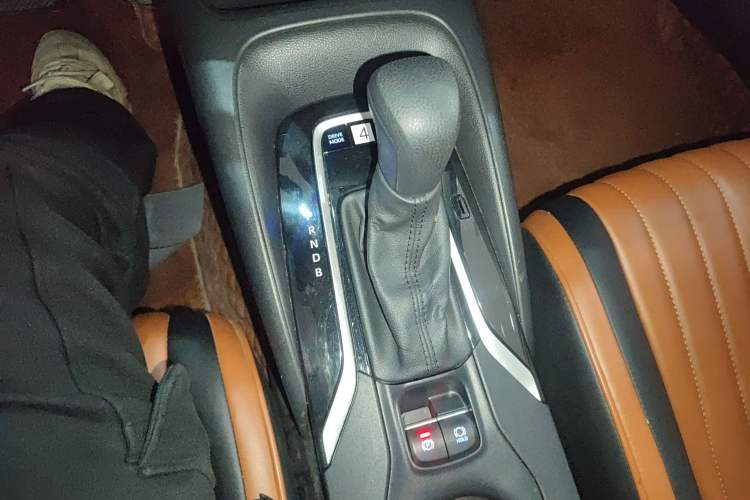 Used Toyota Corolla 2021 Dual-Motor 1.8L E-CVT Elite Edition
