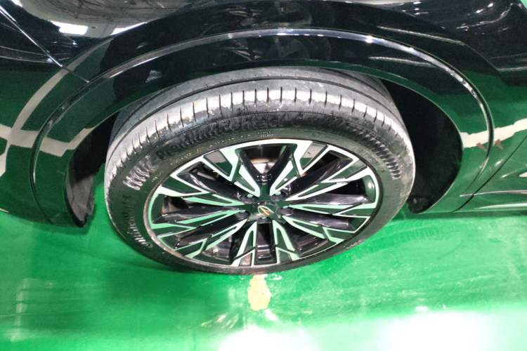 Used Hongqi HS5 2023 2.0T Four-Wheel Drive Flagship Pro Edition
