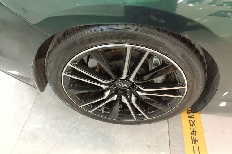 Used Infiniti Q60 2019 S 2.0T Luxury Sport Edition Right Rear Wheel Hub