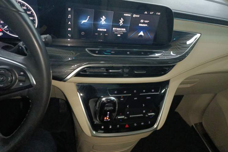 Used Buick GL8 2022 ES Land Cruiser 653T Luxury Model
