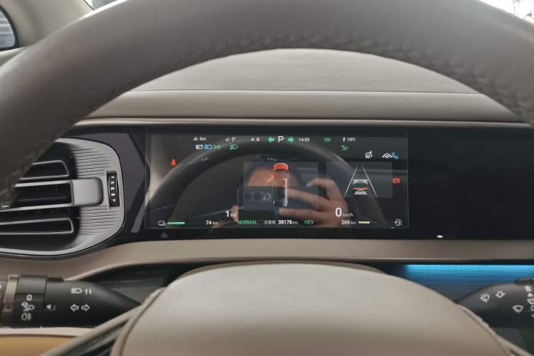 Used Denza D9 2022 DM-i 970 Four-Wheel Drive Prestige Model Instrument Cluster